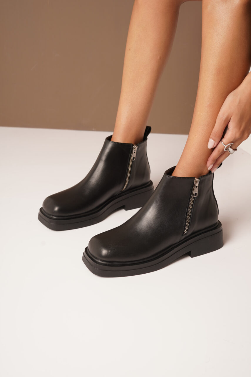 BORCEGOS PRADA • Color Negro Marron Women - Zapatos para Mujer BORCEGOS PRADA • Color Negro Marron